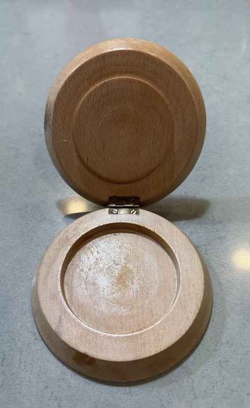 vintage wooden rooster hamburger press, lfrom 1950 and made in Japan. gallery