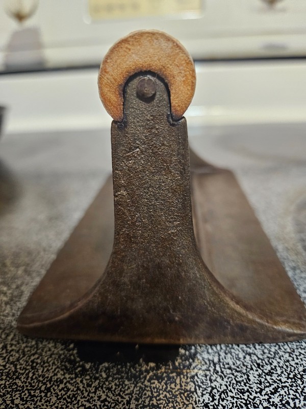 BACON PRESS Cast Iron With A Wooden Handle. 7 x 4 Inches gallery