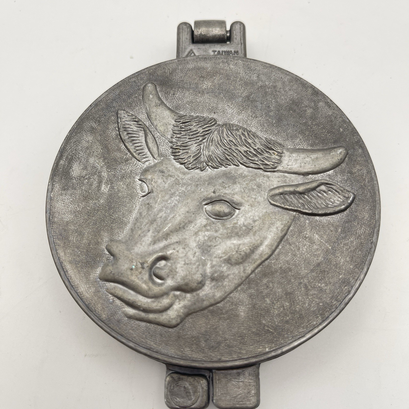 Vintage Farm Decor, Metal Hamburger Patty Press, Cow, Steer, Embossed Design 3.5 gallery