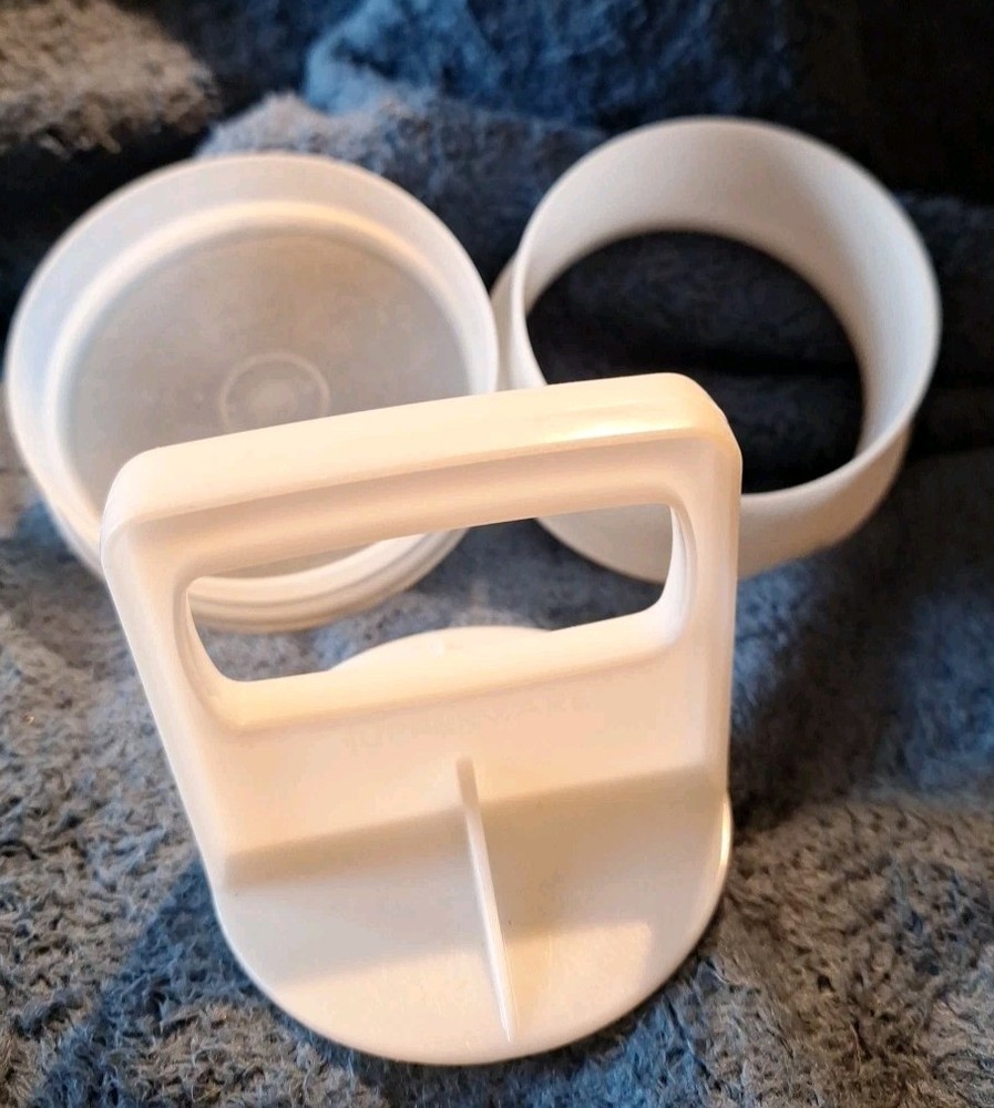 Tupperware #882 4" Hamburger Press, 1 Keeper, Ring, 3 pcs Vtg 70's