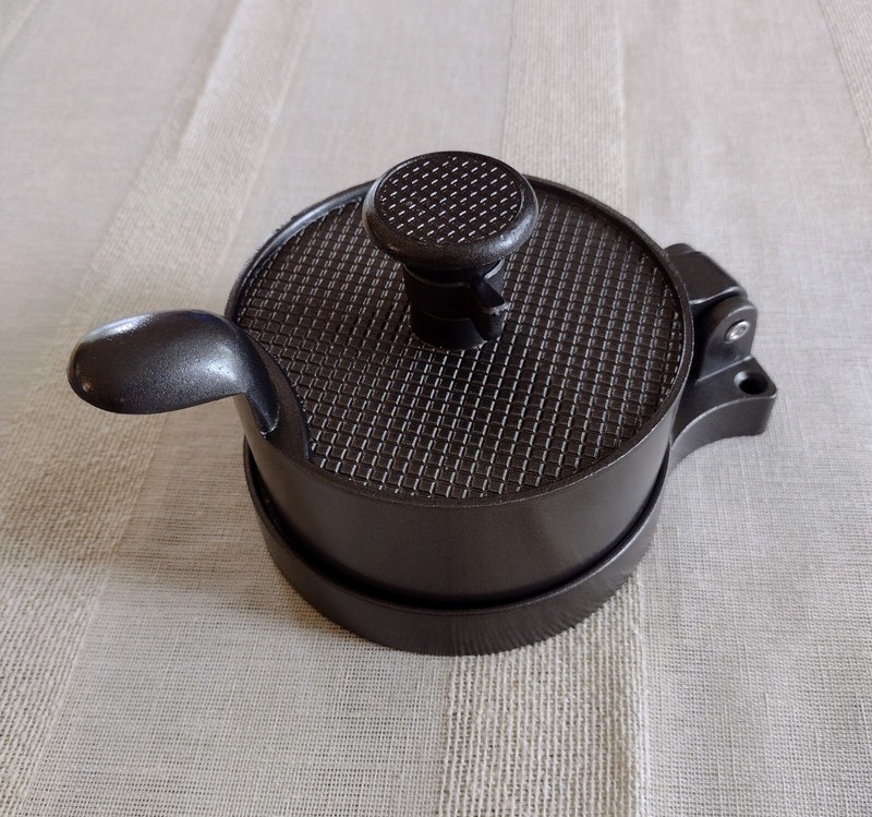 Weston Single Burger Press For 4 1/2" Diameter Patties 1/4" to 1 1/4" Thickness gallery