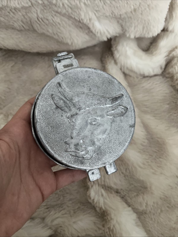 Vintage Aluminum 3.5” Hamburger Press Patty-Meat Cow Bull Taiwan/Broke Parts gallery