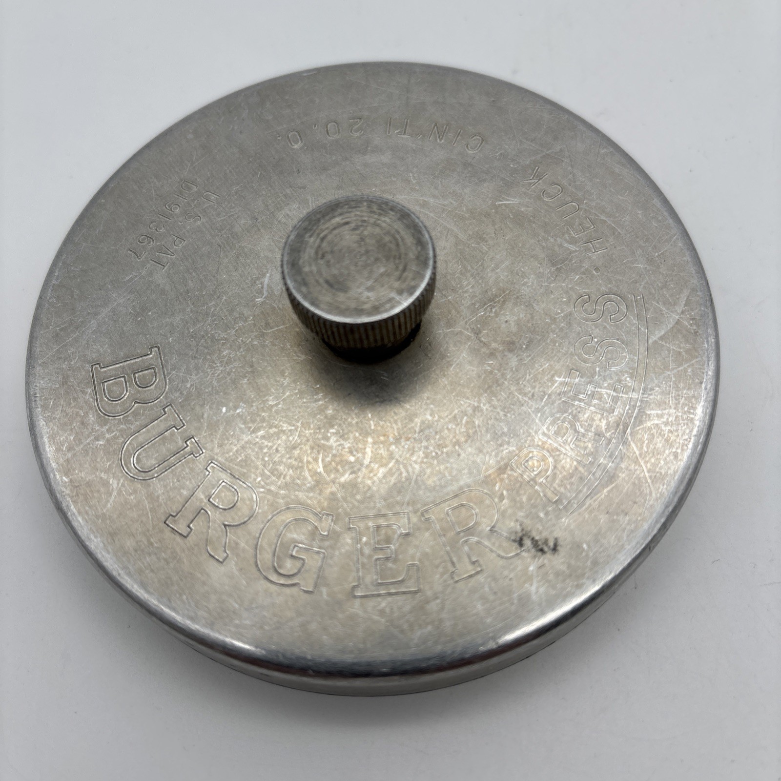 Vintage 1960s Heuck Burger Press Metal CIN'TI 20.0. US Pat D191367 USA EUC gallery