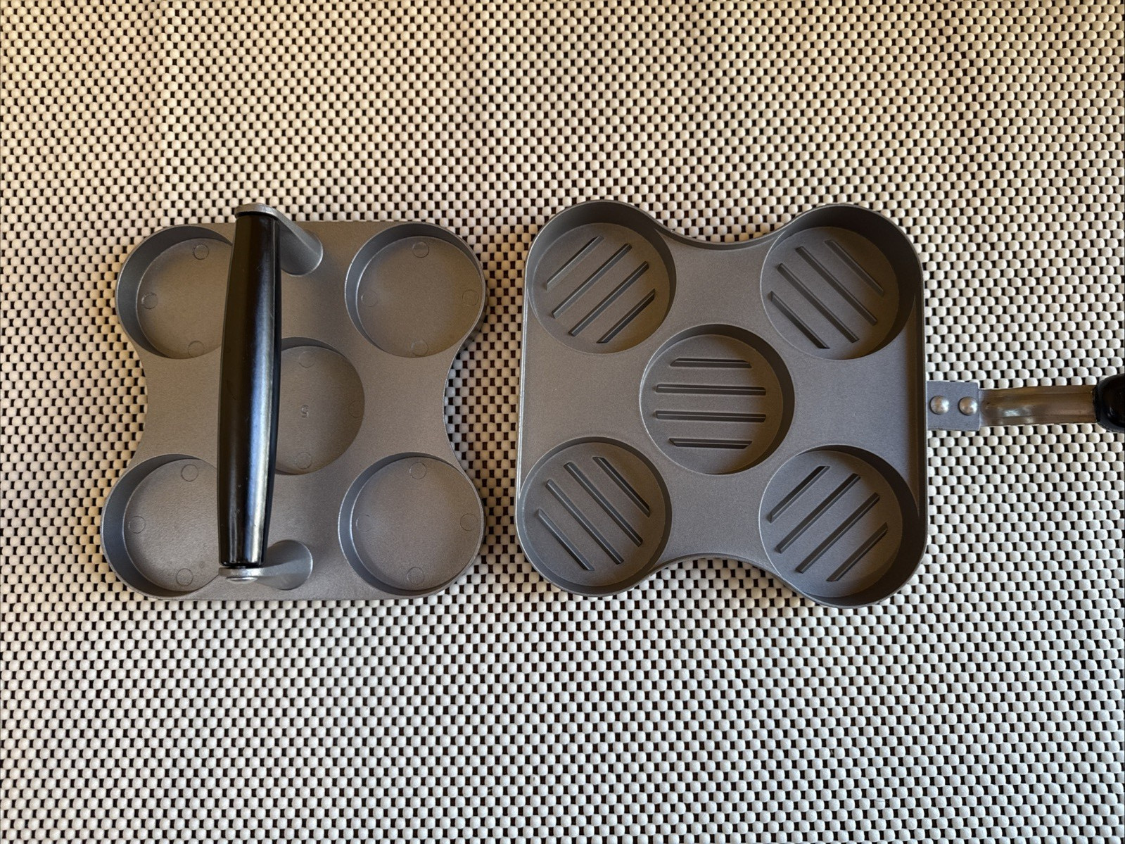 Big City Slider Station Nonstick Surface Mini Burgers - Happy Hour Whenever! gallery