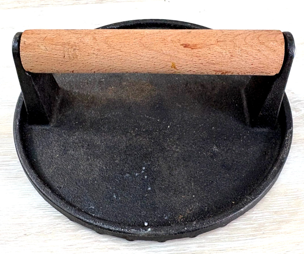 Cast Iron Ridged Panini Press with Wood Handle 7"