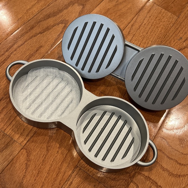 Brand New Crate And Barrel Burger Press - With Stickers And Never Used! (#T2) gallery