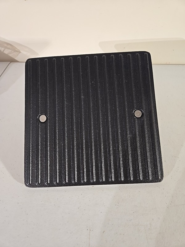 Grill Press #2875 Pampered Chef Cast Iron 8.5” Square For Meat Bacon Bur gallery