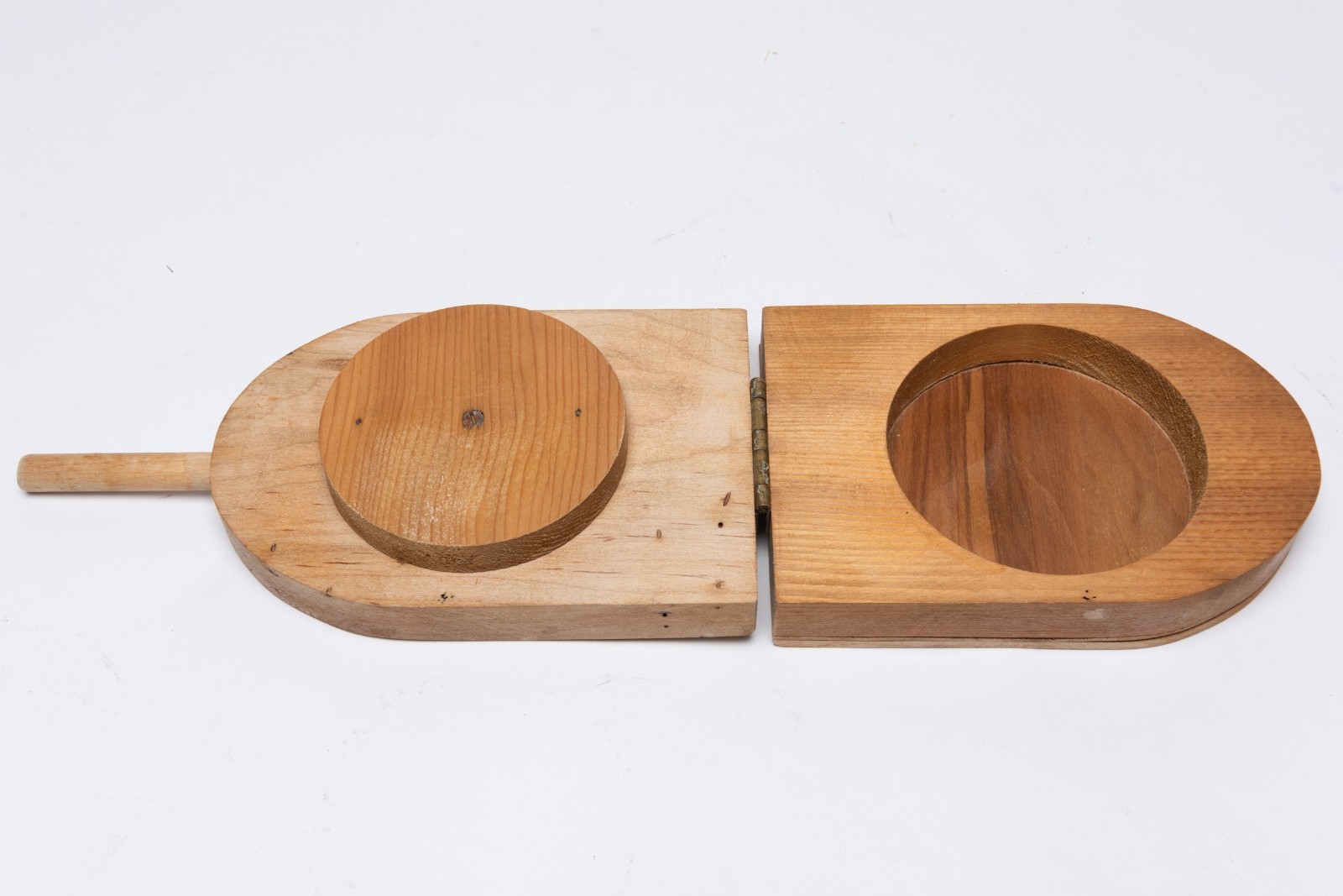 Vintage 1950's Bunsize Wood Hamburger Press Kitchen Diner Nostalgia gallery