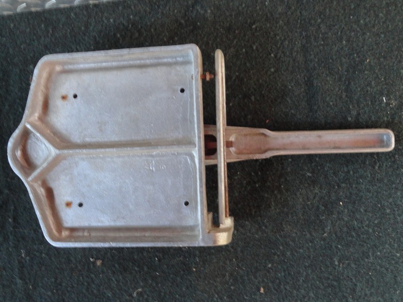 HAMBURGER MOLD PRESS VINTAGE 5" PATTY BY HOLLY MOLDING DEVICES USA WORKS GREAT gallery