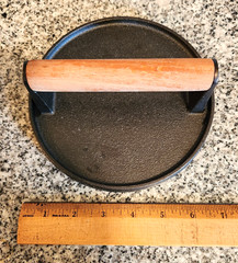 Kitchen Tools 6.75″ Cast Iron Smashed Burger Press Round Flat Edge Grill Press
