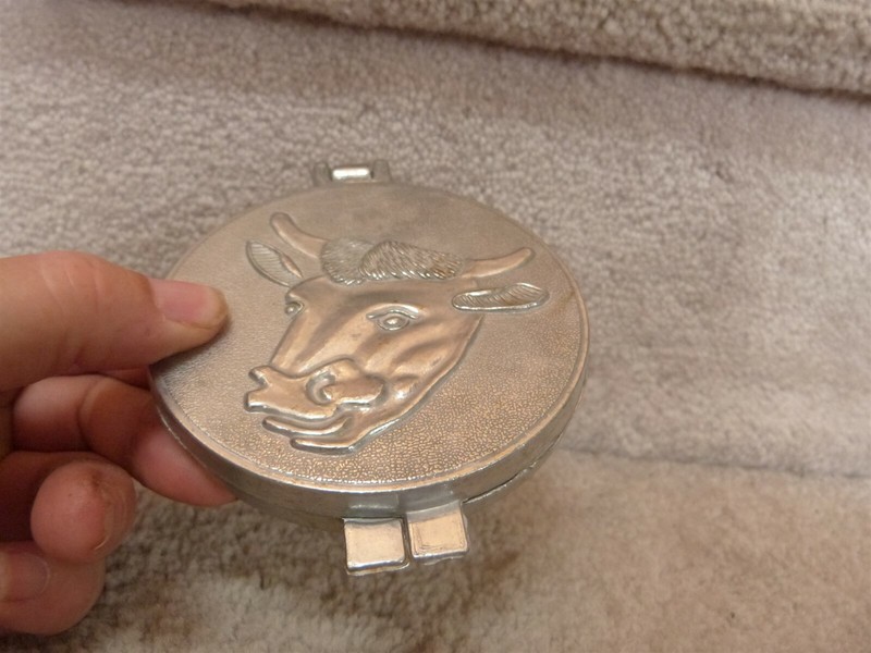 VINTAGE Aluminum Hamburger Mold Press Bull Cow 3.75"D x .5"Thick gallery