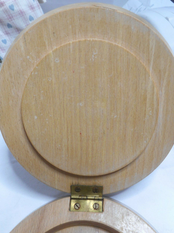TRANSCO Round Wooden Hamburger Press Roosters Fighting Hinged MCM Japan gallery