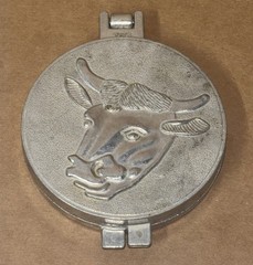 Vintage Hamburger Press Patty-Maker Aluminum Meat Mold Steer Bull Taiwan