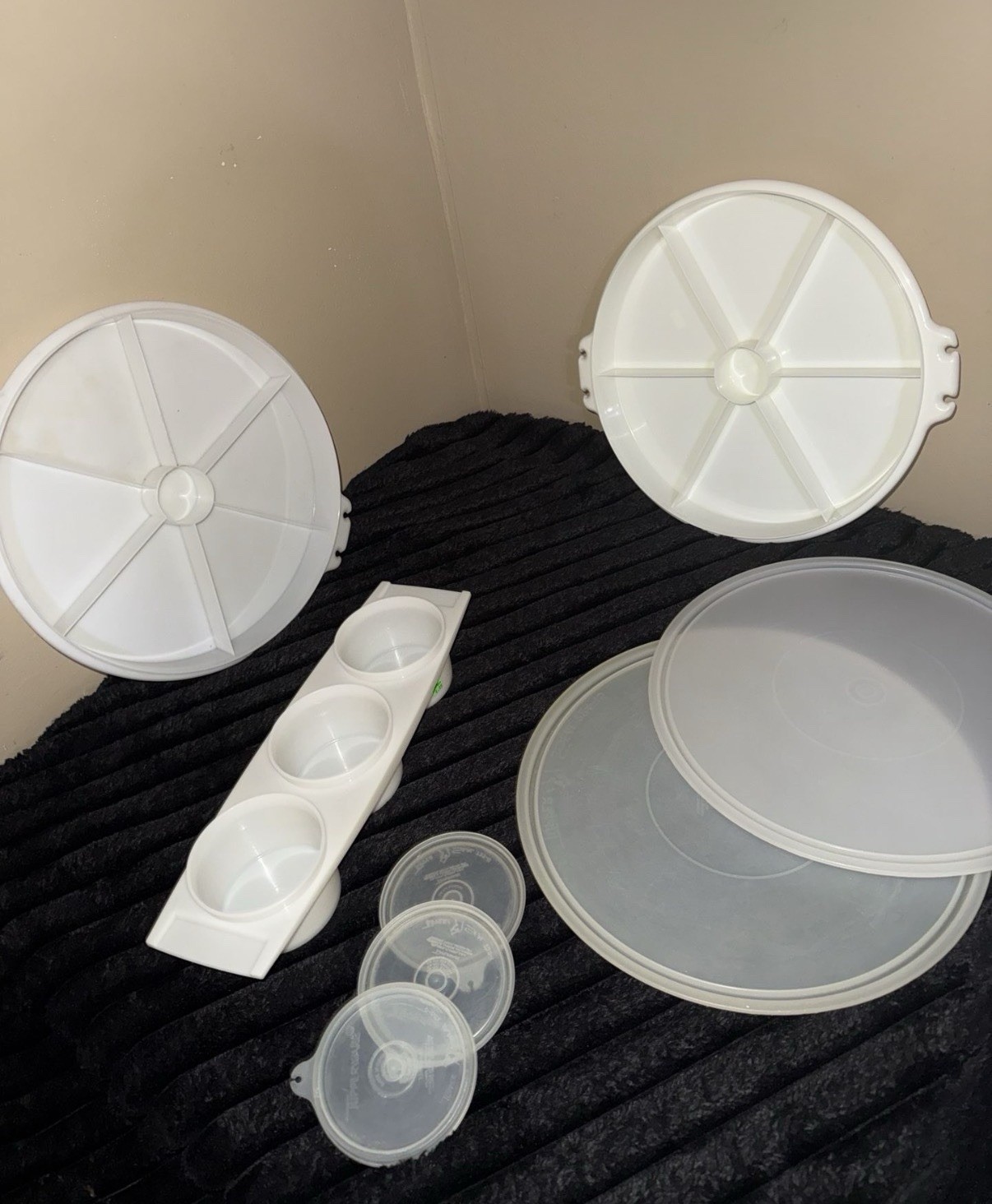 Tupperware White Plastic Large 7-Hole Burger Press Single Dishwasher Safe gallery