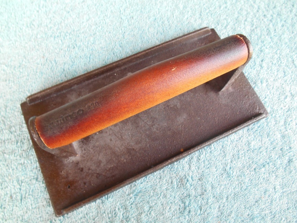 VINTAGE WINCO #70 CAST IRON MEAT PRESS