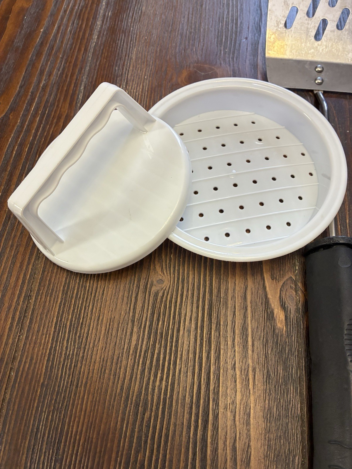 BBQ Grilling Spatula And 2 Forks, Burger Patty Shaper Press, And Pizza Cutter gallery