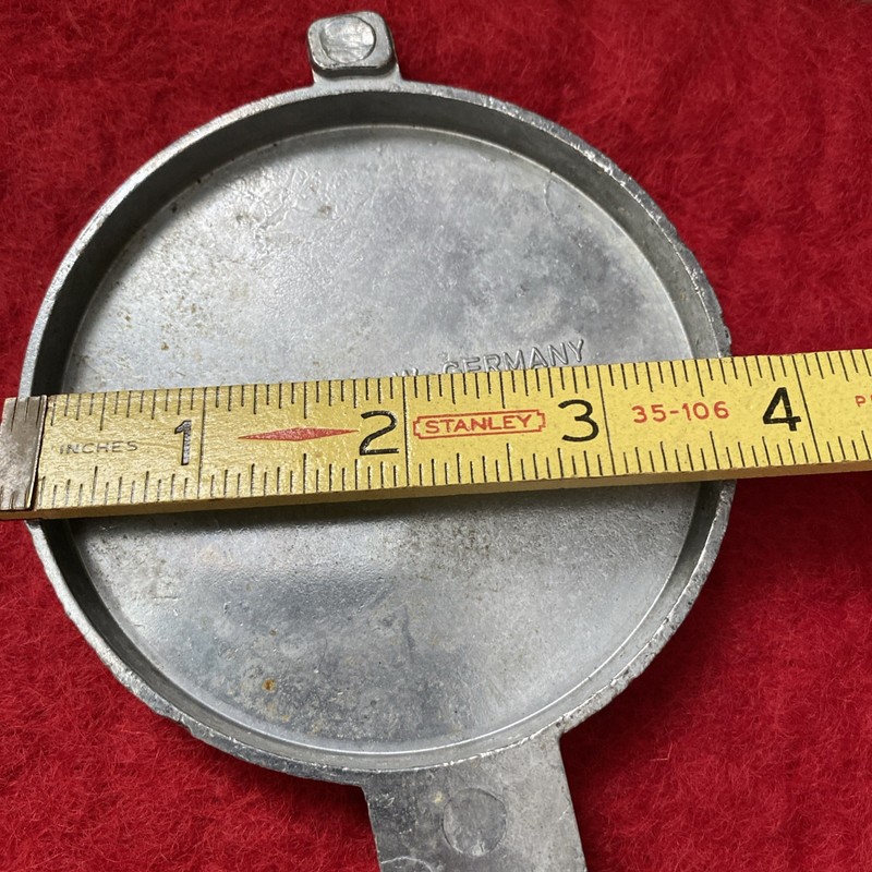 Vintage Aluminum PROGRESSUS Meat Press Hamburger Patty Maker No. 9 ~1968 gallery