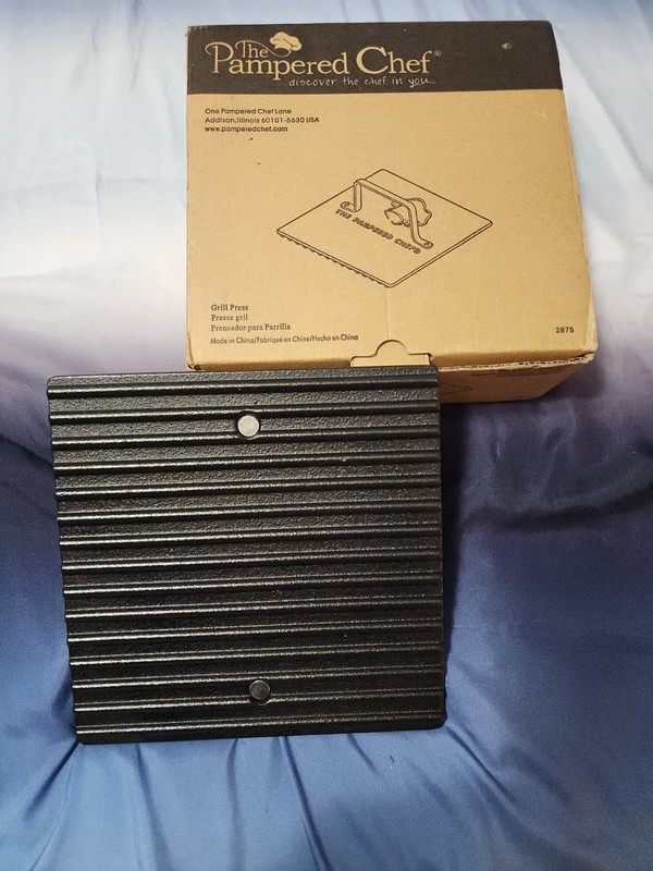 Pampered Chef Grill Press Cast Iron Panini Bacon Burger Press 8.5” Square 2875 gallery