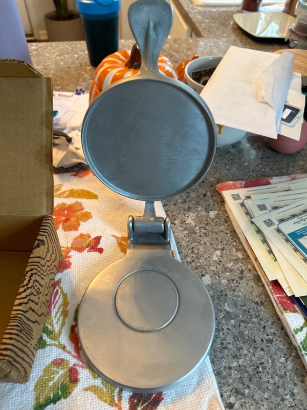 VINTAGE Sears Robuck and co hamburger press no. 2752 gallery