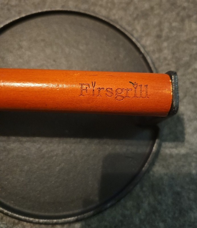 Burger Press Firsgrill Round Cast Iron With Wooden Handle gallery
