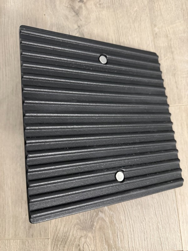 Pampered Chef Cast Iron Grill Press #2875 8.5 X 8.5 Burgers Or Bacon gallery