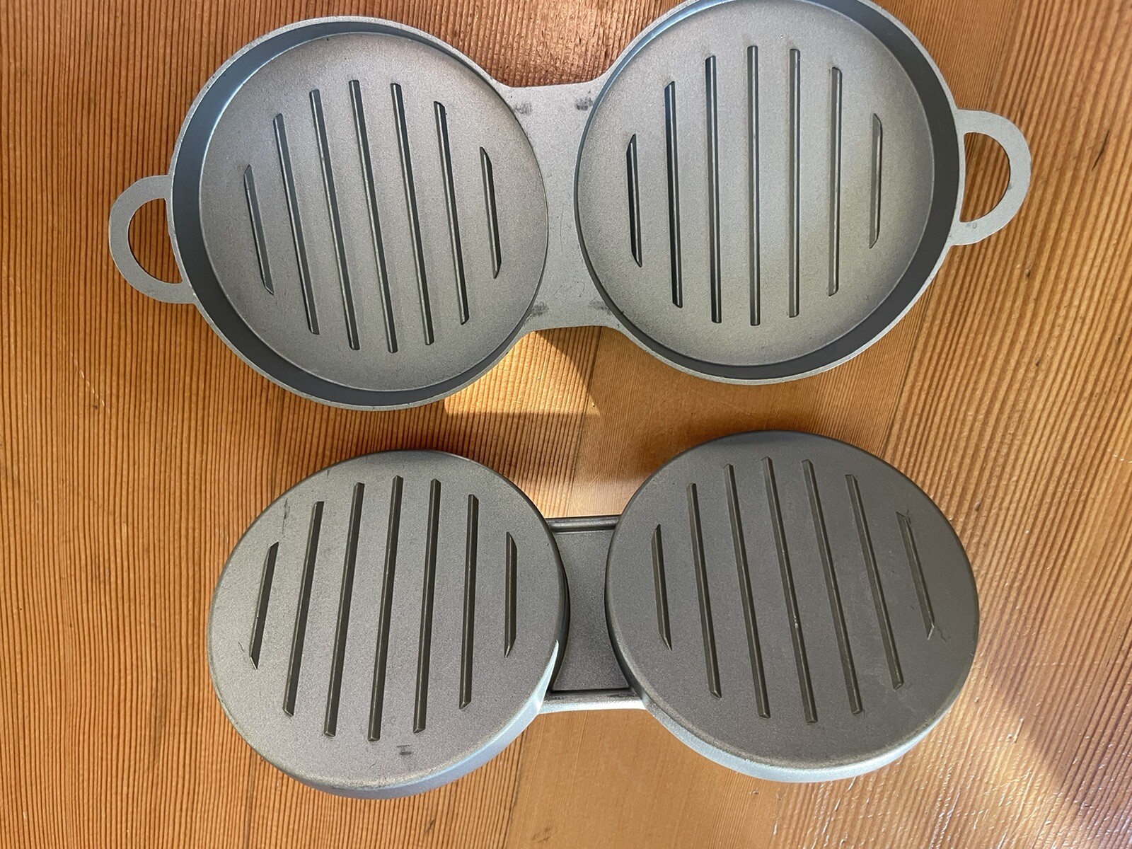 Char-Broil Cast Aluminum Hamburger Press Perfect Patties Double Action gallery
