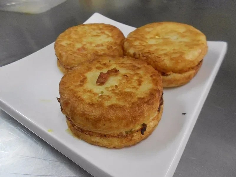 Commercial Sandwich Baking Machine, Egg Burger Machine, Snack Equipment gallery
