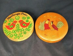 2 Vtg Primitive 50’s Wooden Birds Roosters Hamburger Press 6″