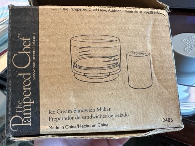 PAMPERED CHEF Ice Cream Sandwich Maker #2485 TX gallery