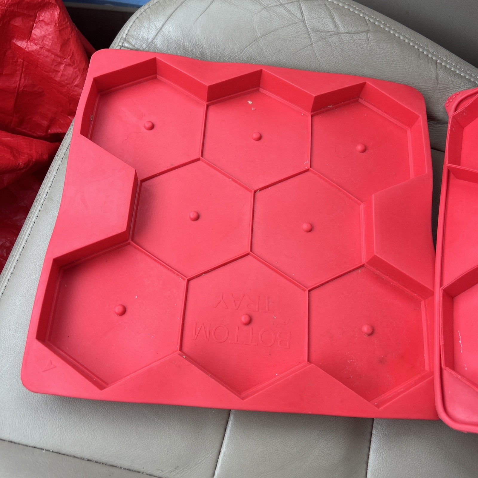 Shape + Store Burger Master 8 IN 1 Burger Press & Freezer Silicone Container gallery