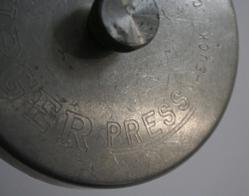 Vintage Heuck Burger Press Aluminum with Turning Clean Release Blade gallery