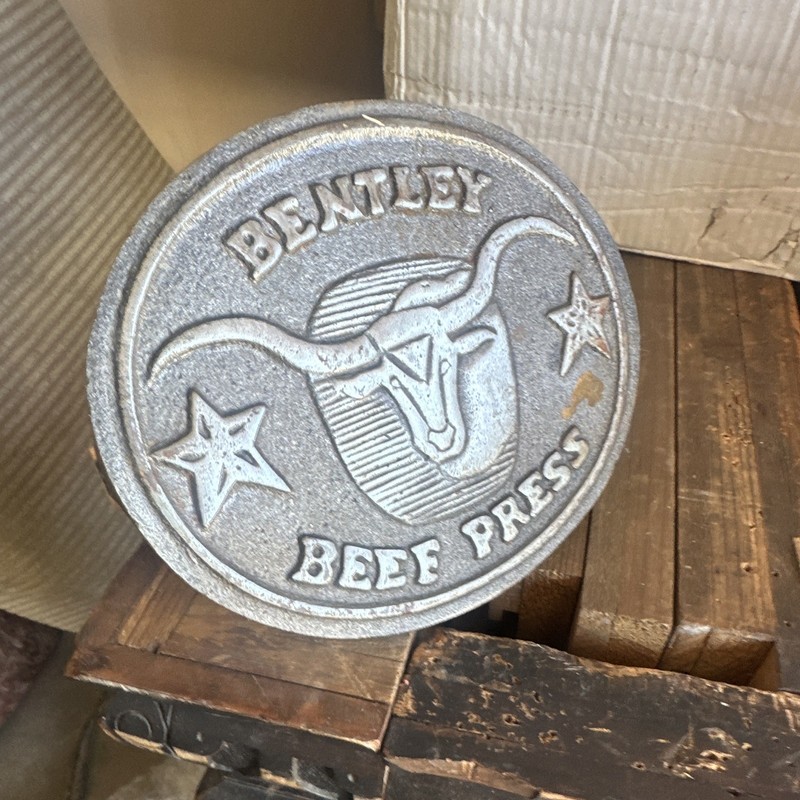 Bentley Beef Press No. 330 Cast Iron Burger Press Wood Handle 6 in Large gallery