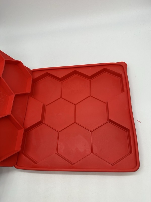 Shape + Store Burger Master 8 in 1 Burger Press & Freezer Container Silicone NEW gallery