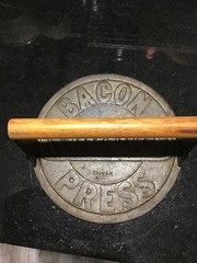 Norpro 9′ Cast Iron Bacon Press with Wood Handle, Round Double Sided
