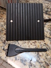 Pampered Chef Cast Iron Grill Press 8.5” Square For Meat, Bacon, Burgers EUC