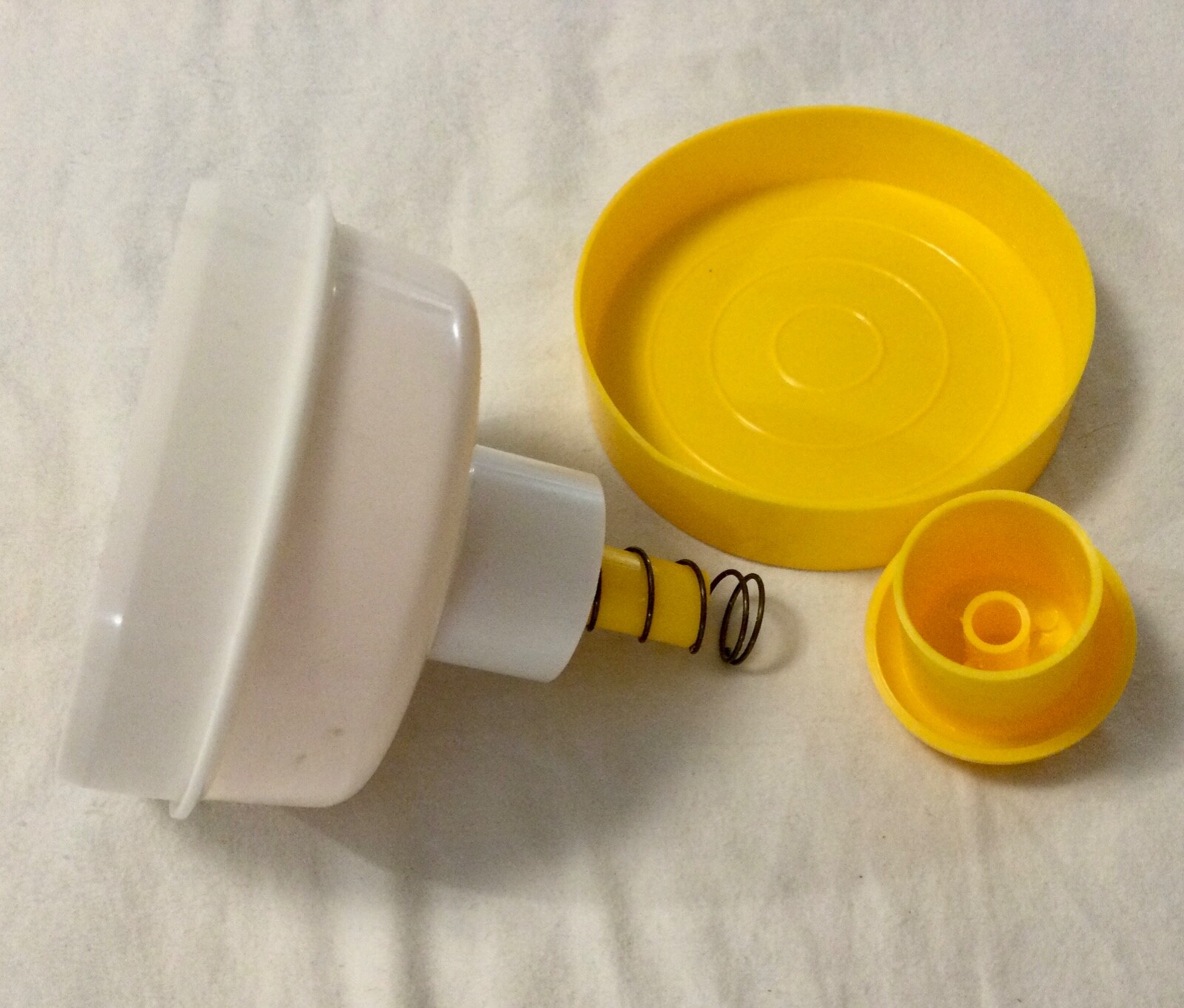 UNBRANDED 4-1/4" PLASTIC ADJUSTABLE HAMBURGER PRESS Yellow & White gallery
