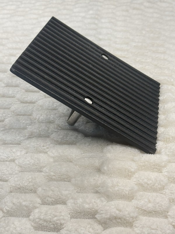 VTG (2006) Pampered Chef Heavy Duty Cast Iron 8 1/2" Square Grill Press #2875 gallery
