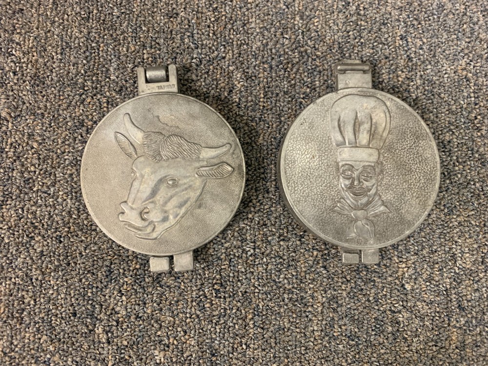KITCHEN TOOLS - 2 Vintage Aluminum BULL & CHEF Hamburger Press Metal Burger Mold