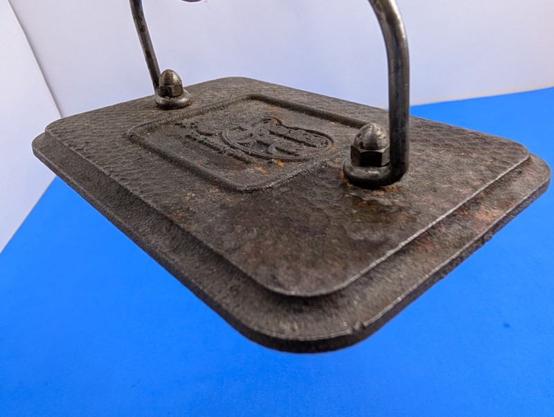 Vintage Cracker Barrel Cast Iron Meat Burger Press Flat Iron OLD LOGO gallery