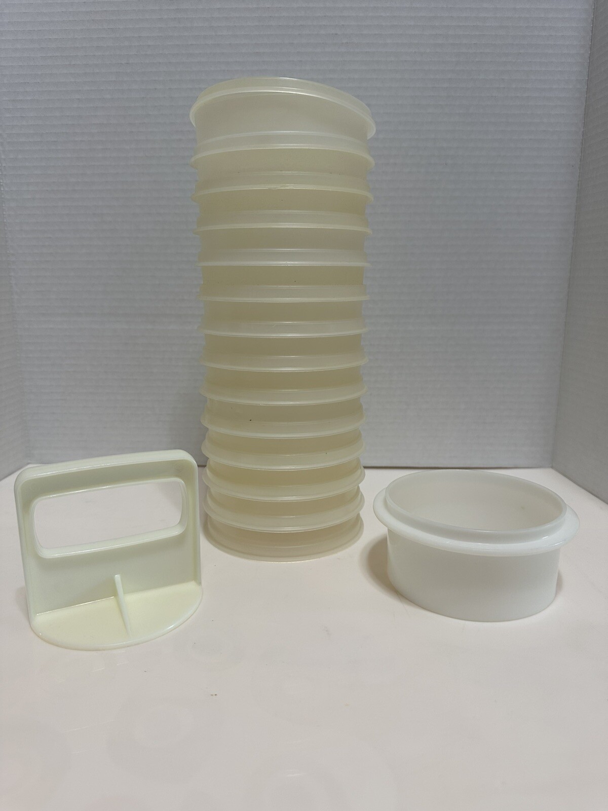 Vtg Tupperware Hamburger Press Set: 15-Piece Lot w/ 12 Keepers, Model 882-27 gallery