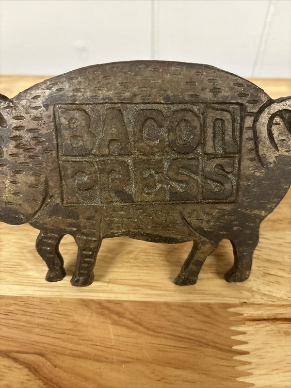 Vintage Cast Iron Pig Bacon/Burger Press w/Wooden Handle Pre-owned Taiwan gallery