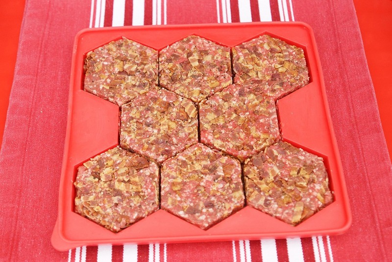 Burger Master Innovative 8 in 1 Burger Press and Freezer Container gallery