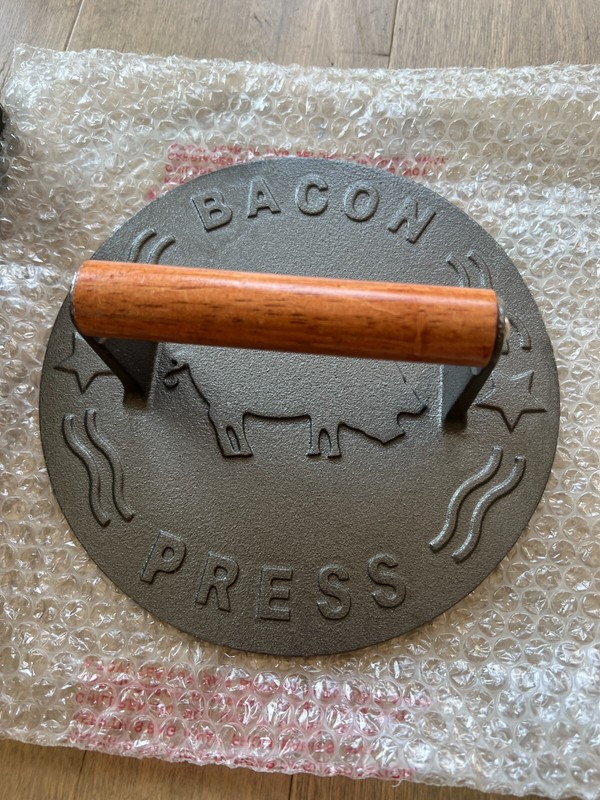 Bellemain Cast Iron Heavy-Duty Non-Stick Bacon Press With Wood Handle 8.75" gallery