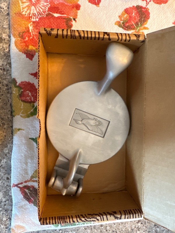 VINTAGE Sears Robuck and co hamburger press no. 2752 gallery