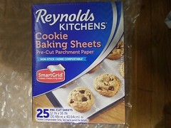 Reynolds Kitchens Cookie Baking Sheets, Pre-Cut 25 Count (Pack of 4), White