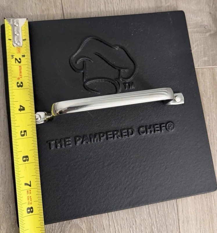 Pampered Chef Cast Iron Grill Press #2875 8.5 X 8.5 Burgers Or Bacon gallery