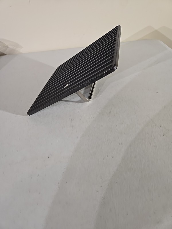 Grill Press #2875 Pampered Chef Cast Iron 8.5” Square For Meat Bacon Bur gallery