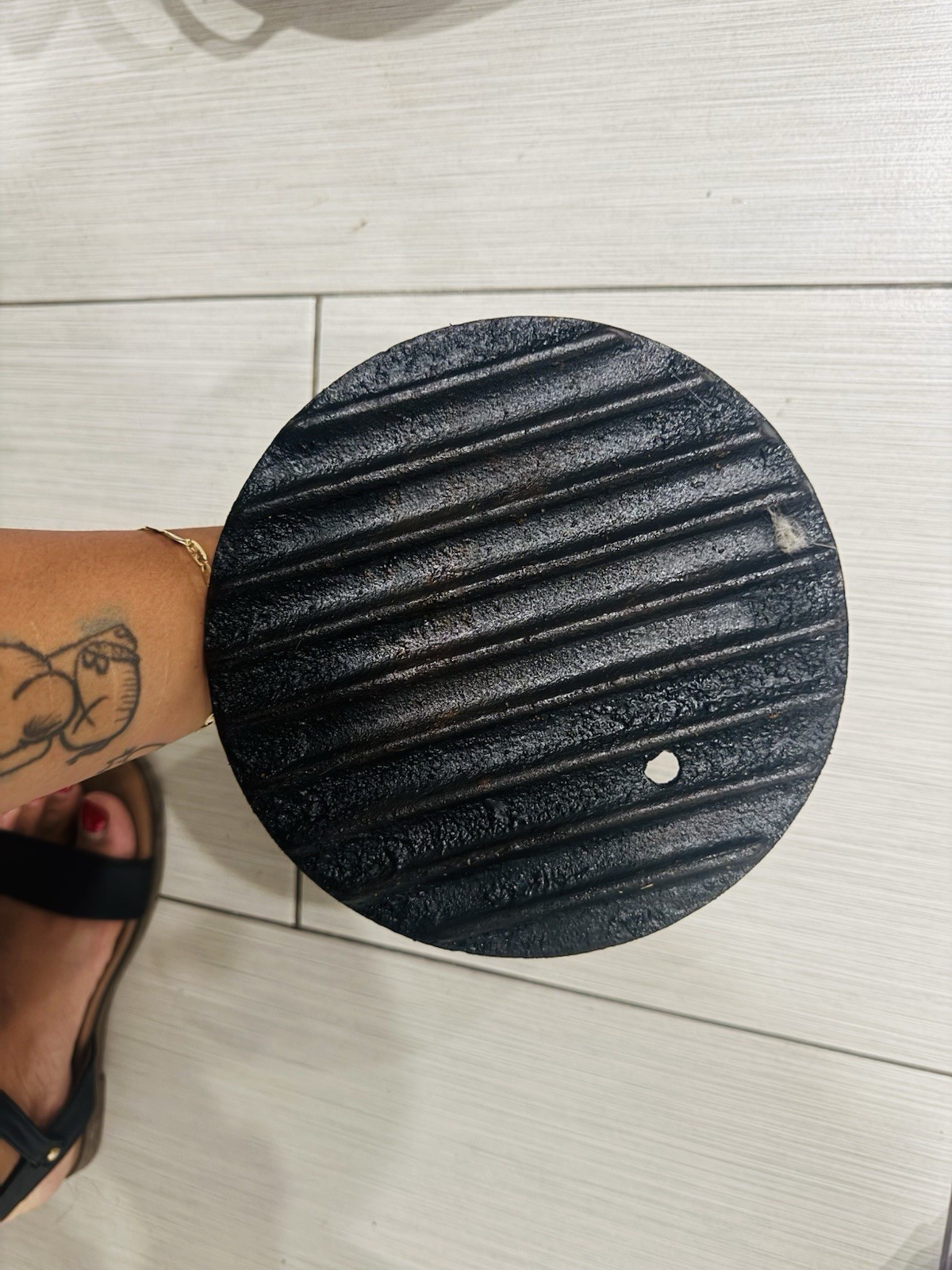 Smithey Ironware Cast Iron Round Bacon Press 6.5in Ribbed Black gallery
