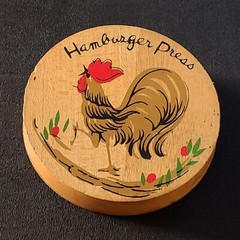 Unique Vintage ROOSTER Wooden Hamburger Press 5-3/4″ Diameter Country Decor