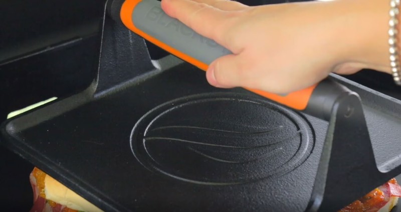 Blackstone XL Cast Iron Griddle Press Heavy Duty Bacon Burger Meat Weight New gallery
